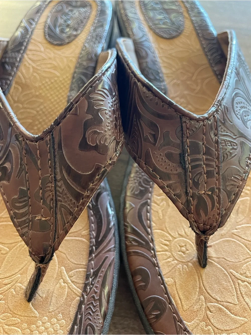 B.o.c. By born embossed faux leather brown sandals women’s size 10